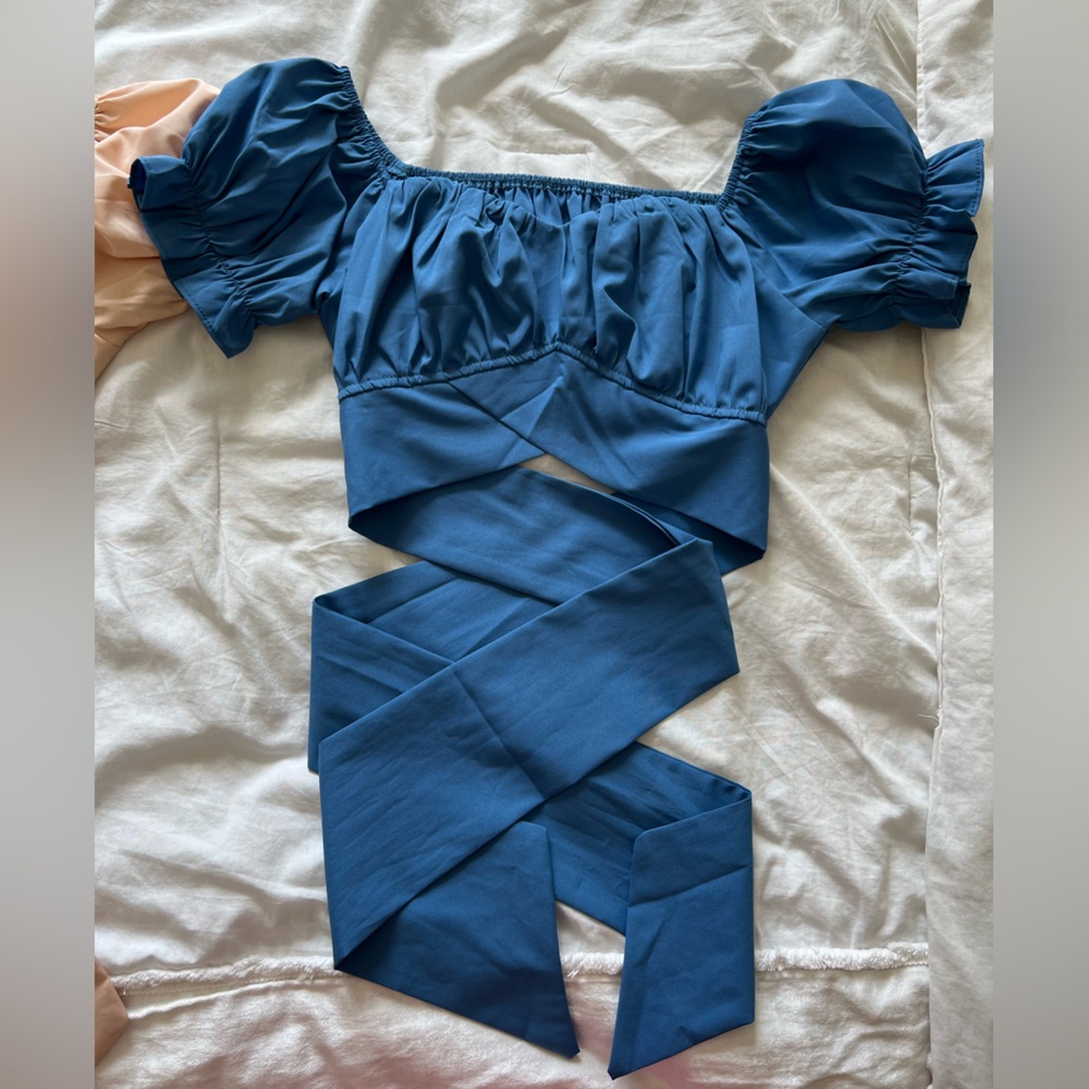 Set of 2 crop tops (blue & beige) sold together